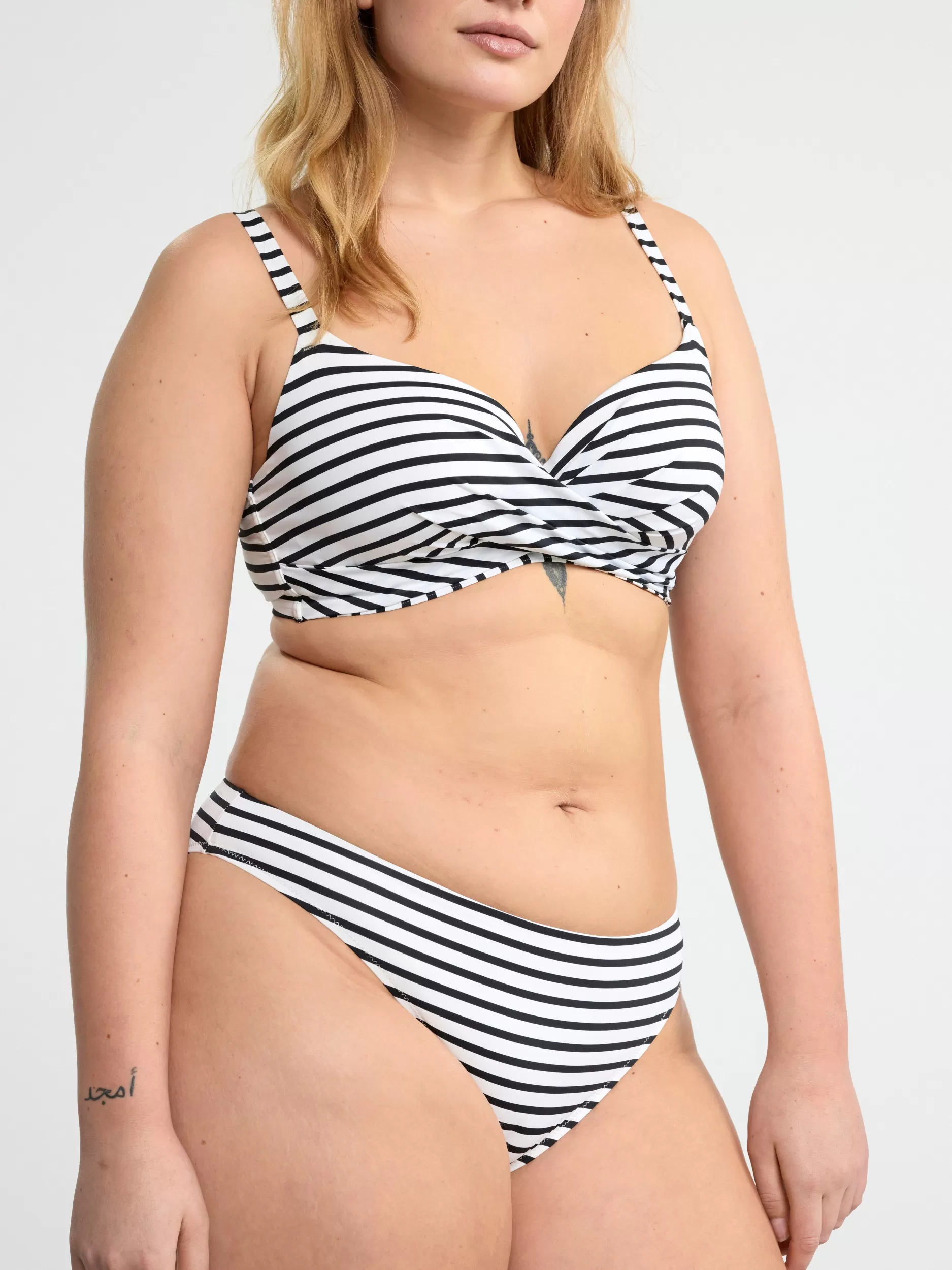 Lindex Badetøy<Bikinitruse Med Normalt Liv Black