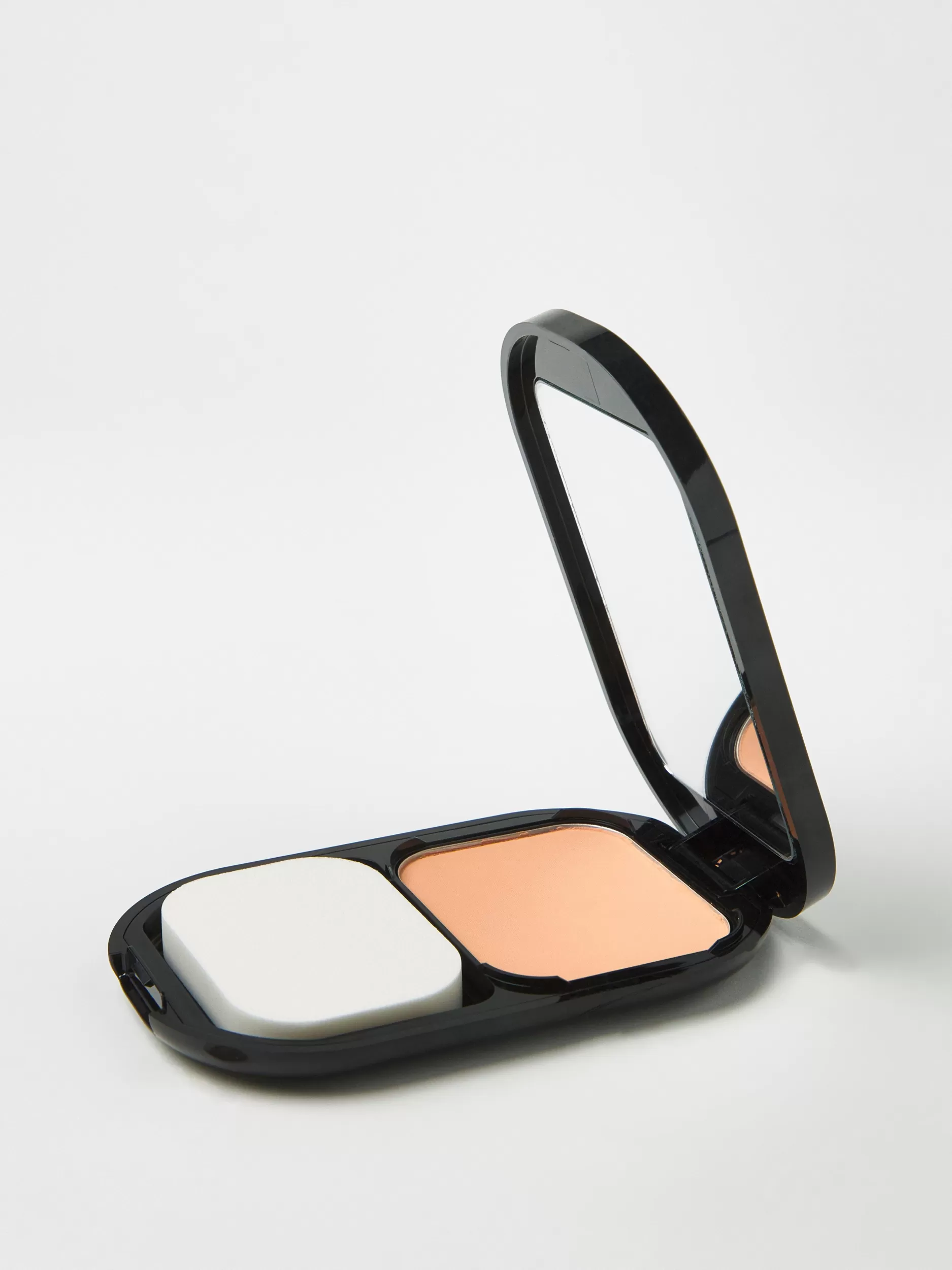 Lindex Foundation<Max Factor Facefinity Compact Foundation 06 Golden