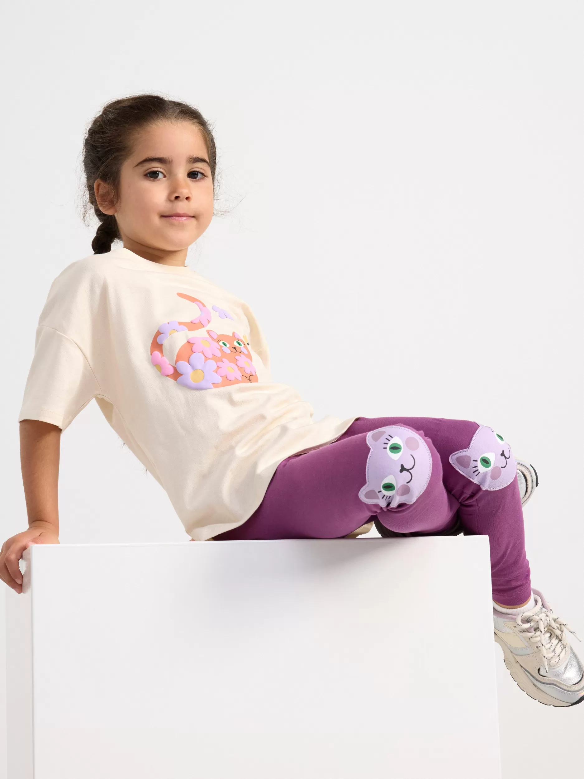 Lindex Topper & T-Skjorter<Oversized T-Skjørte Med Et Katte- Og Blomstertrykk Light Beige