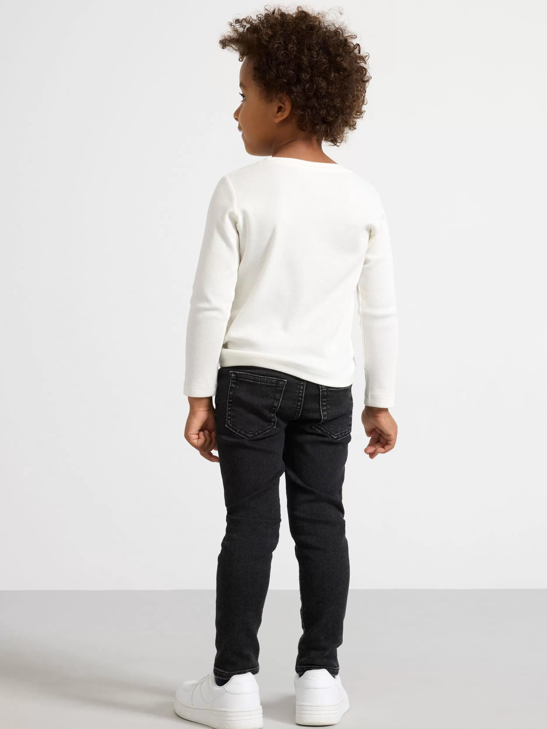 Lindex Jeans<Sam Smal, Superelastisk Jeans Med Normalt Liv Og Pull-Up-Stil Black