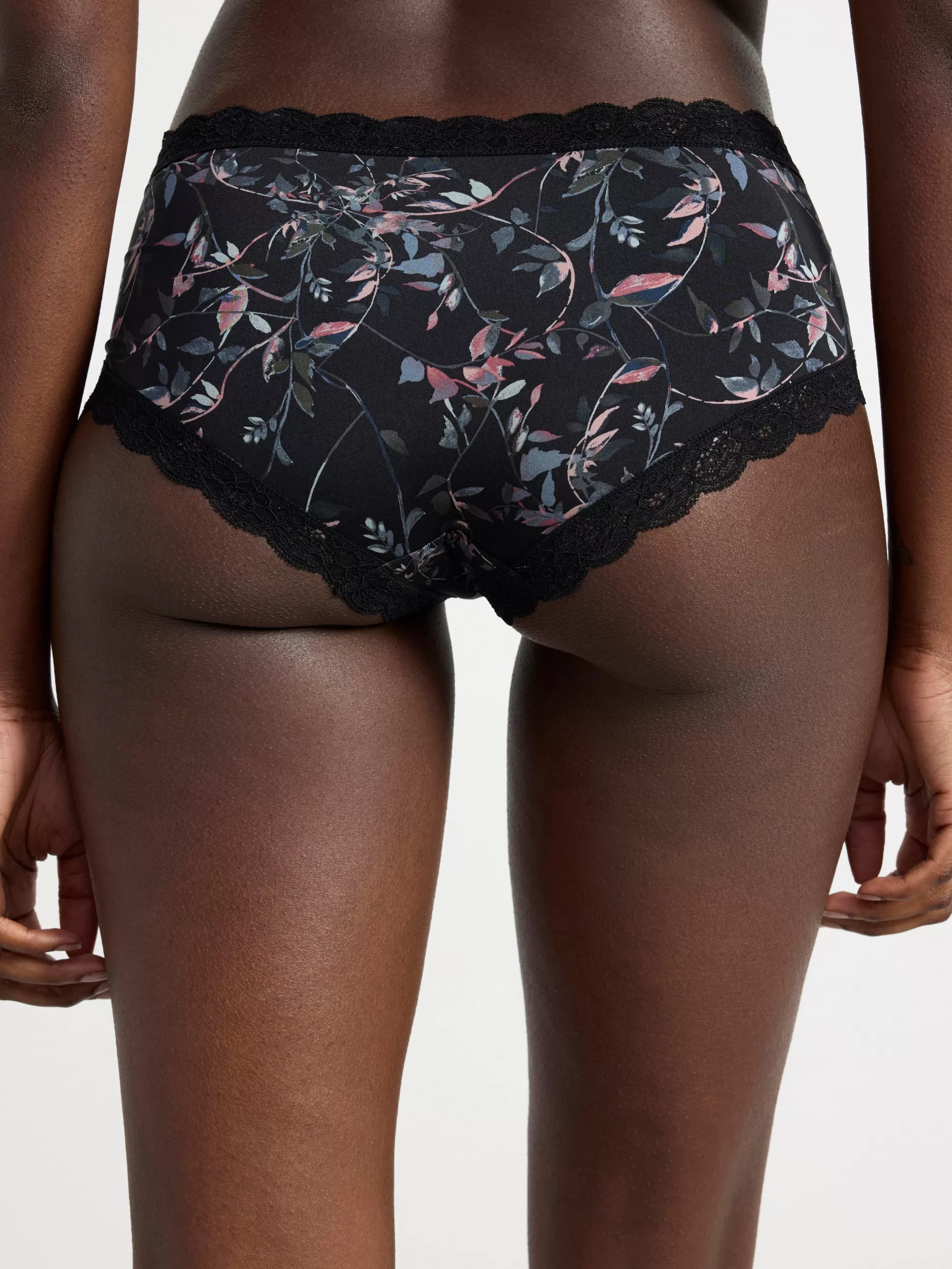 Lindex Truser<Truse Med Normal Midje Black